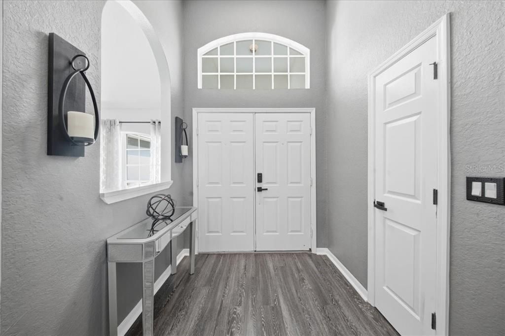 For Sale: $359,900 (3 beds, 2 baths, 1997 Square Feet)