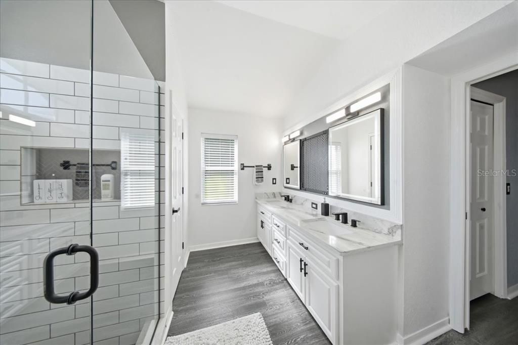 For Sale: $359,900 (3 beds, 2 baths, 1997 Square Feet)