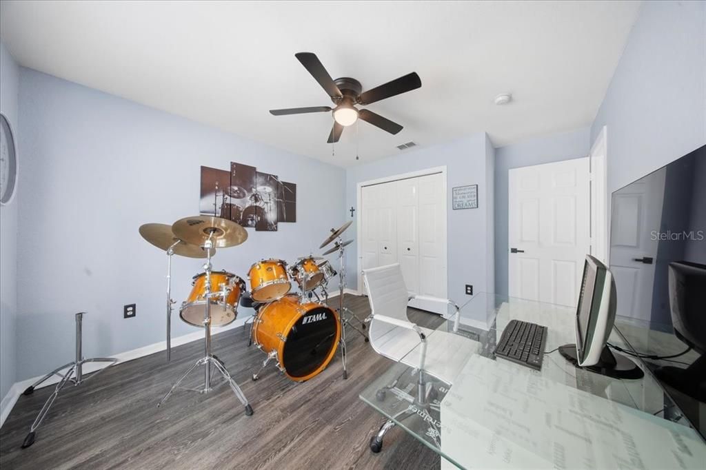 For Sale: $359,900 (3 beds, 2 baths, 1997 Square Feet)