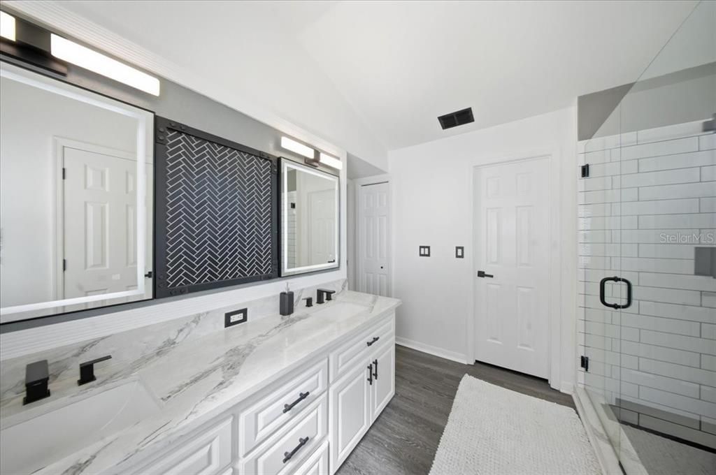 For Sale: $359,900 (3 beds, 2 baths, 1997 Square Feet)