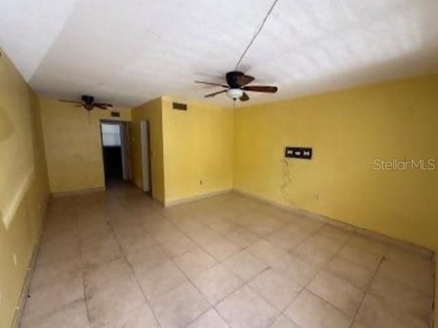 For Sale: $182,000 (1 beds, 1 baths, 692 Square Feet)