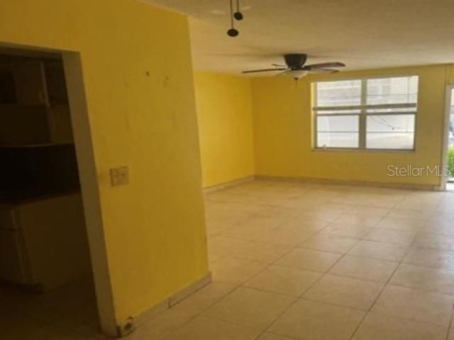 For Sale: $182,000 (1 beds, 1 baths, 692 Square Feet)