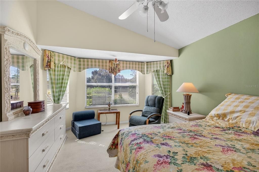 For Sale: $359,000 (2 beds, 2 baths, 1645 Square Feet)