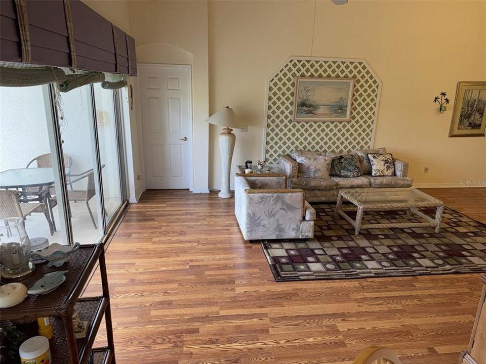 For Sale: $359,000 (2 beds, 2 baths, 1645 Square Feet)