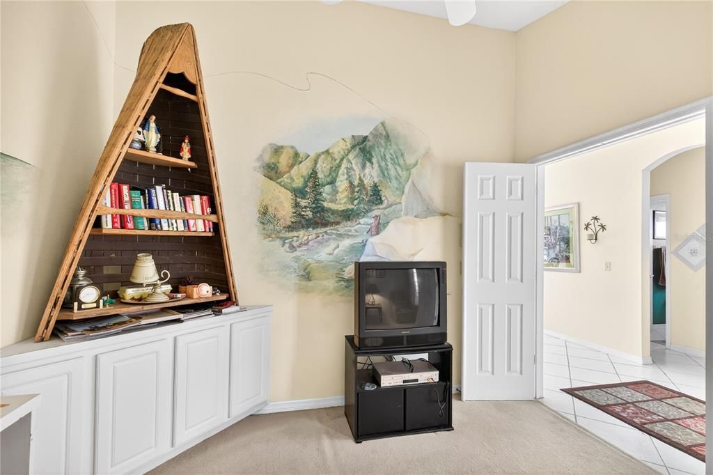 For Sale: $359,000 (2 beds, 2 baths, 1645 Square Feet)