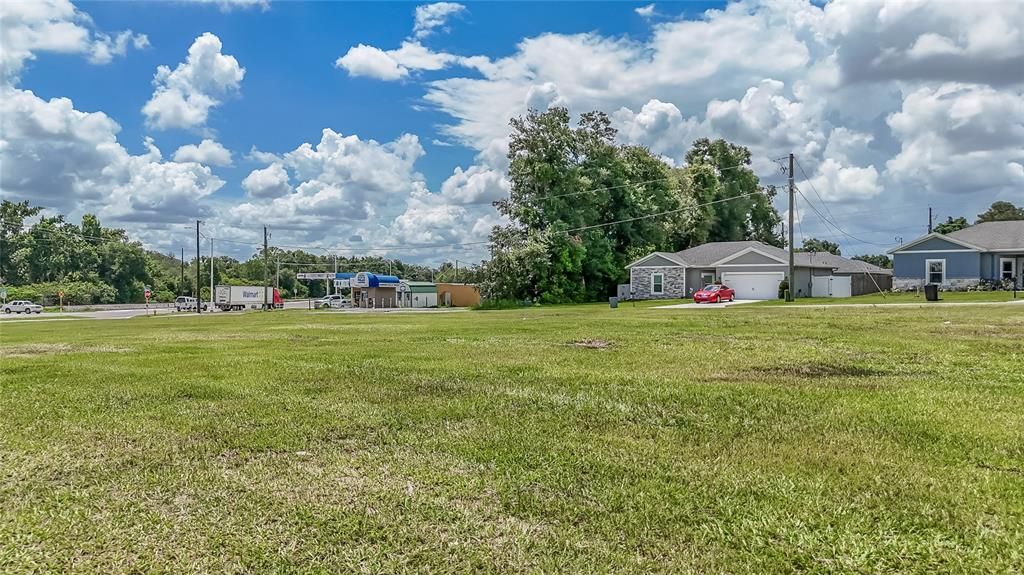 待售: $579,000 (0.83 acres)