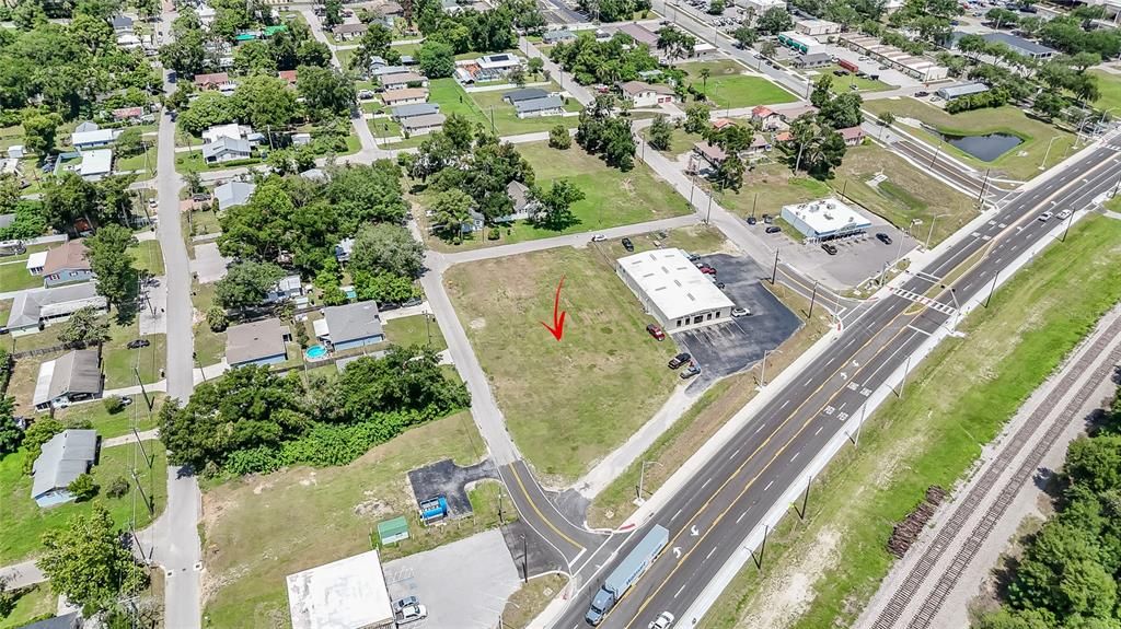 待售: $579,000 (0.83 acres)