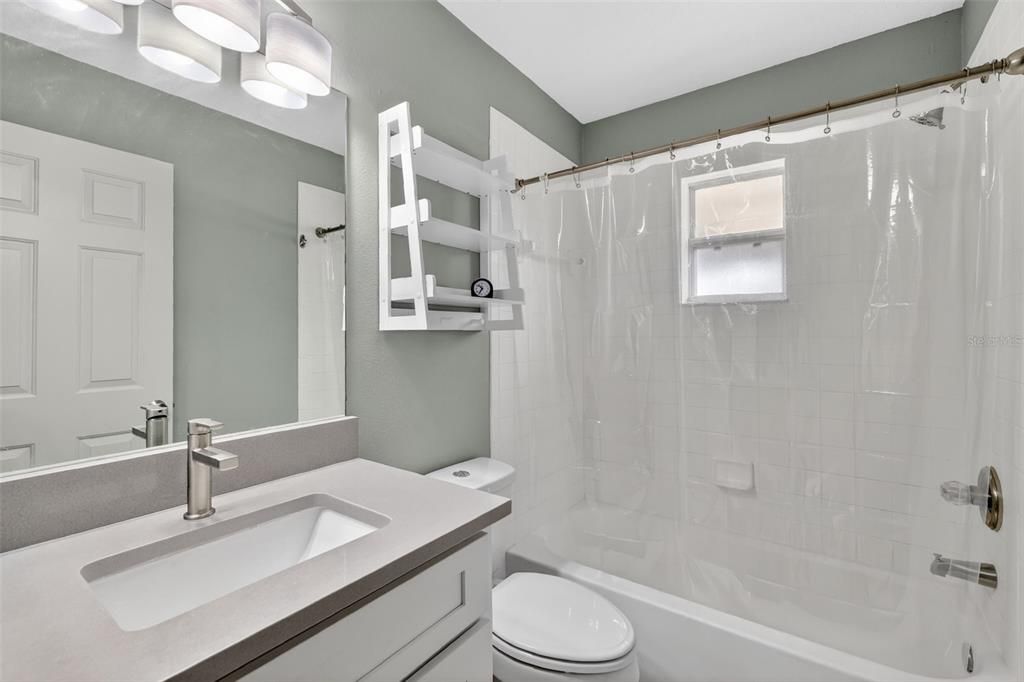En Venta: $295,000 (3 camas, 2 baños, 1040 Pies cuadrados)