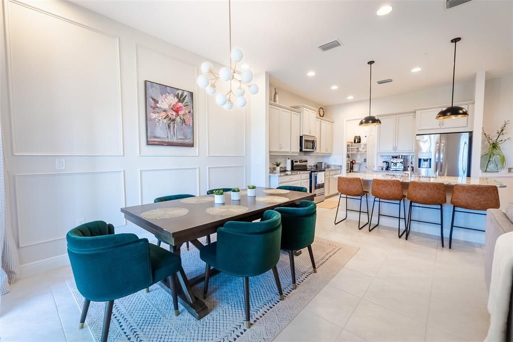 For Sale: $550,000 (3 beds, 3 baths, 2416 Square Feet)