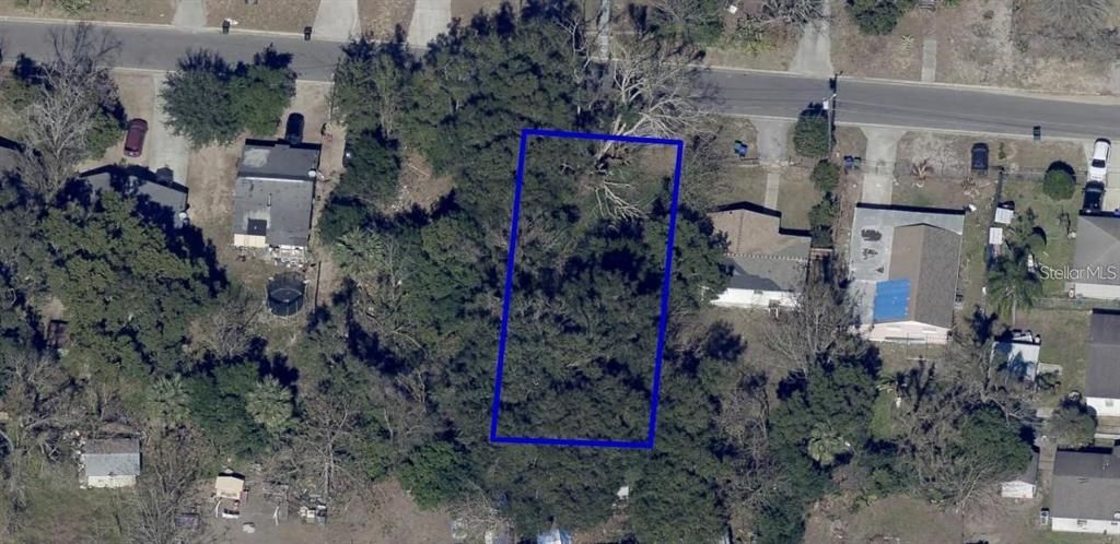 На продажу: $70,000 (0.17 acres)