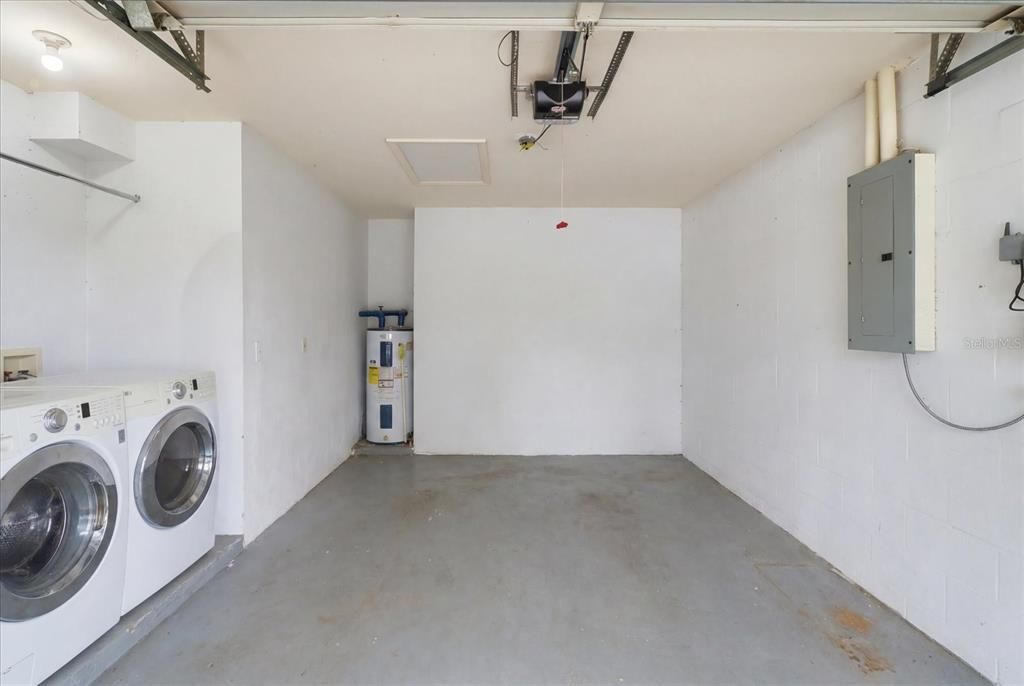For Sale: $215,000 (3 beds, 2 baths, 1124 Square Feet)