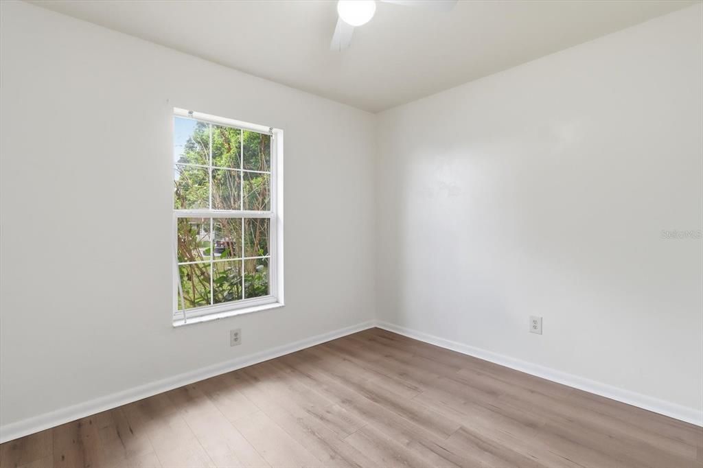 For Sale: $215,000 (3 beds, 2 baths, 1124 Square Feet)