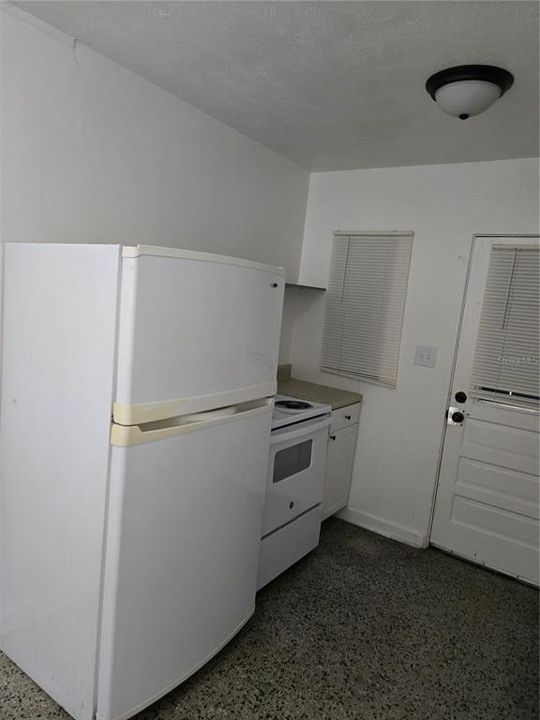 For Rent: $1,575 (2 beds, 1 baths, 800 Square Feet)