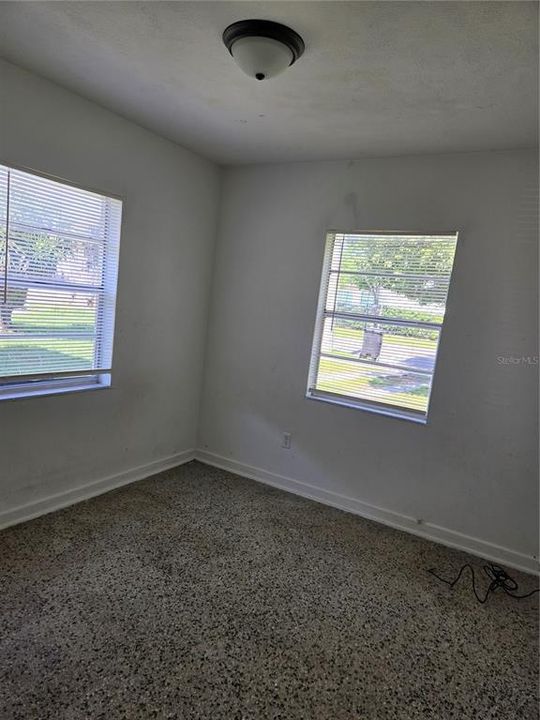 For Rent: $1,575 (2 beds, 1 baths, 800 Square Feet)