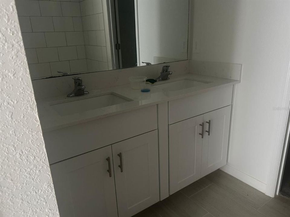 For Sale: $315,000 (4 beds, 2 baths, 1920 Square Feet)