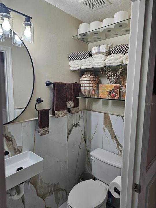 For Rent: $800 (1 beds, 1 baths, 275 Square Feet)