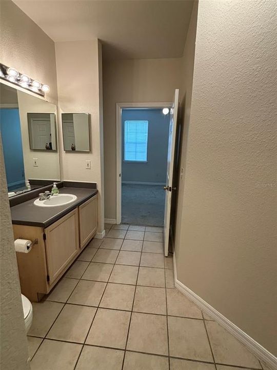 В аренду: $1,850 (2 спален, 2 ванн, 1233 Квадратных фут)