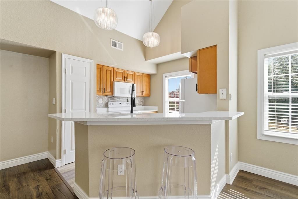 For Rent: $2,200 (3 beds, 2 baths, 1373 Square Feet)