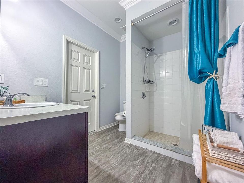 En Venta: $469,900 (5 camas, 3 baños, 2588 Pies cuadrados)