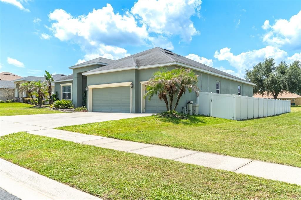 En Venta: $469,900 (5 camas, 3 baños, 2588 Pies cuadrados)