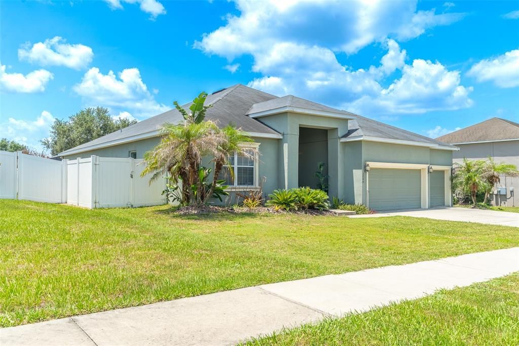 En Venta: $469,900 (5 camas, 3 baños, 2588 Pies cuadrados)