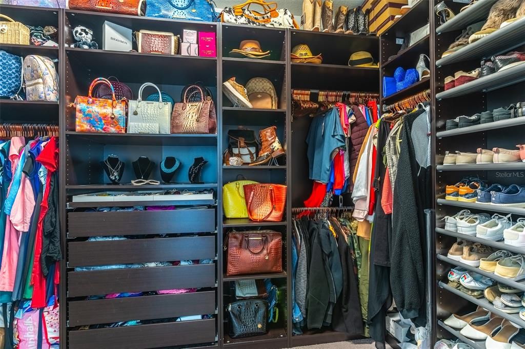 En Venta: $469,900 (5 camas, 3 baños, 2588 Pies cuadrados)