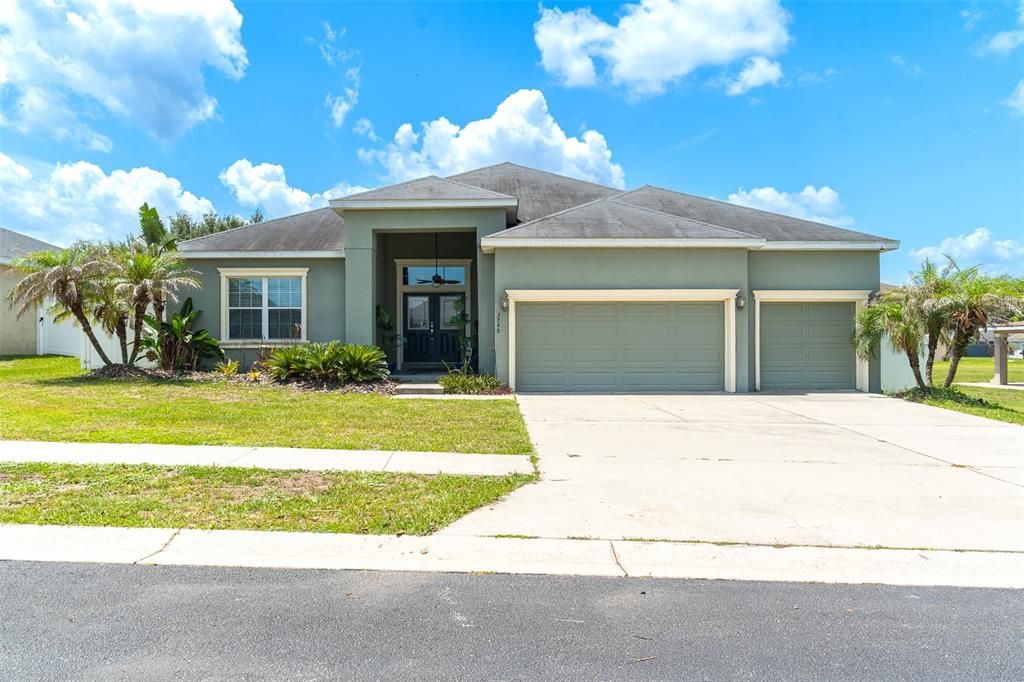 En Venta: $469,900 (5 camas, 3 baños, 2588 Pies cuadrados)