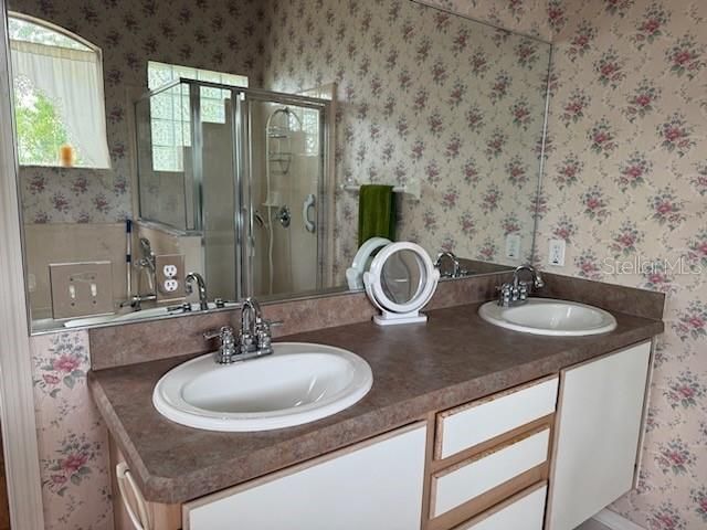 For Sale: $305,000 (3 beds, 2 baths, 1486 Square Feet)