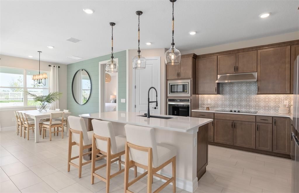 En Venta: $799,990 (3 camas, 2 baños, 2065 Pies cuadrados)