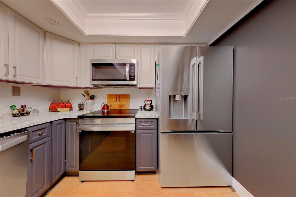 For Rent: $2,500 (2 beds, 2 baths, 1100 Square Feet)