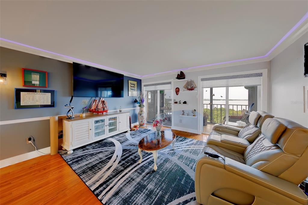 For Rent: $2,500 (2 beds, 2 baths, 1100 Square Feet)