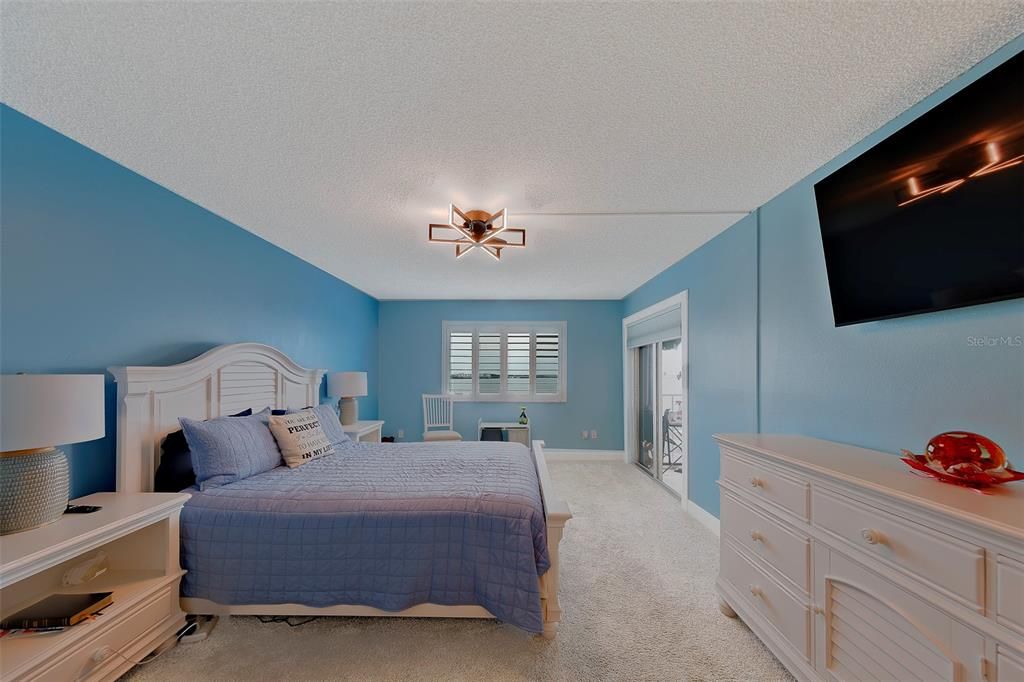 For Rent: $2,500 (2 beds, 2 baths, 1100 Square Feet)