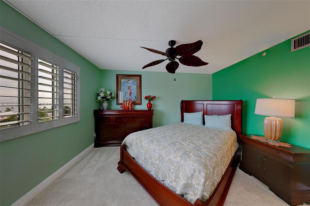 For Rent: $2,500 (2 beds, 2 baths, 1100 Square Feet)