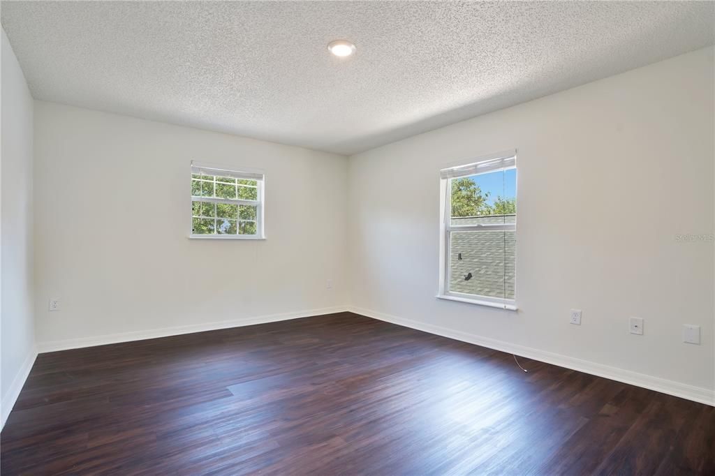 For Sale: $334,900 (4 beds, 3 baths, 2120 Square Feet)