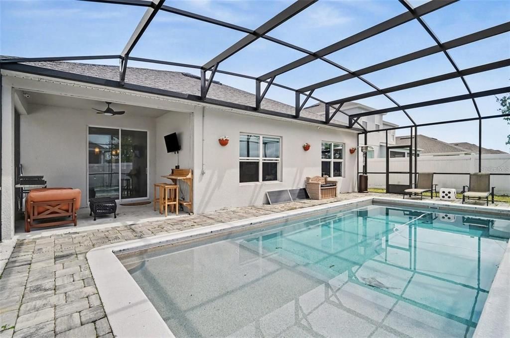 For Sale: $365,000 (4 beds, 3 baths, 1935 Square Feet)