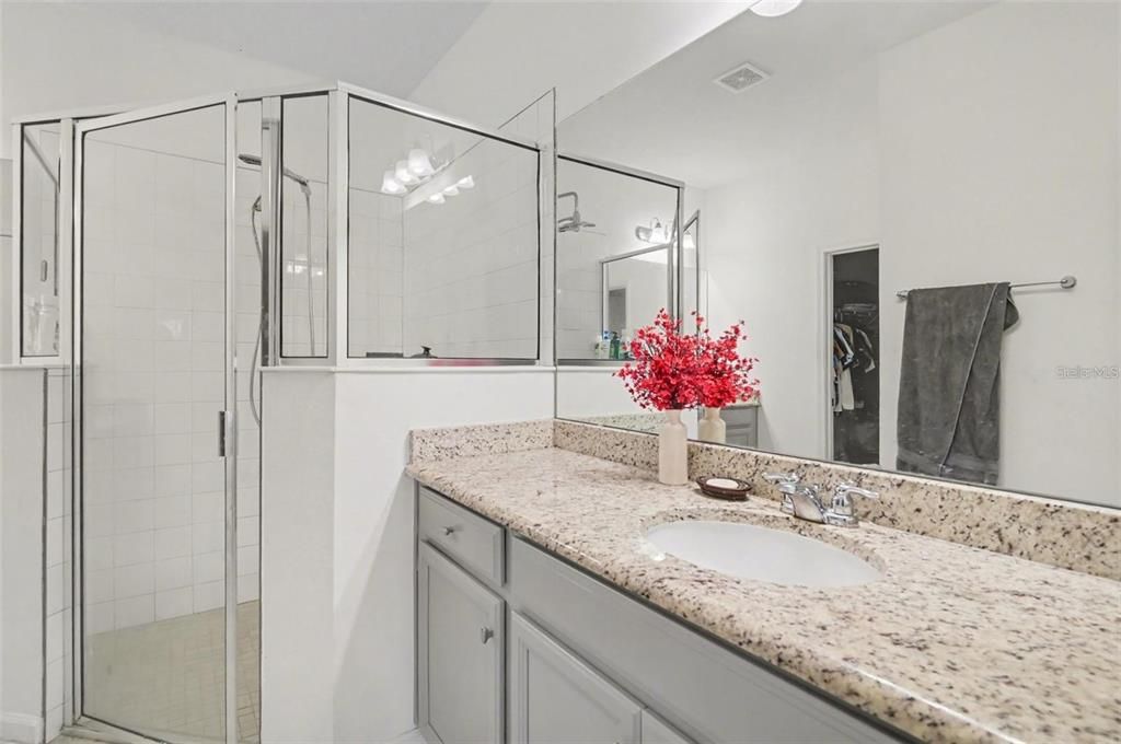 For Sale: $365,000 (4 beds, 3 baths, 1935 Square Feet)