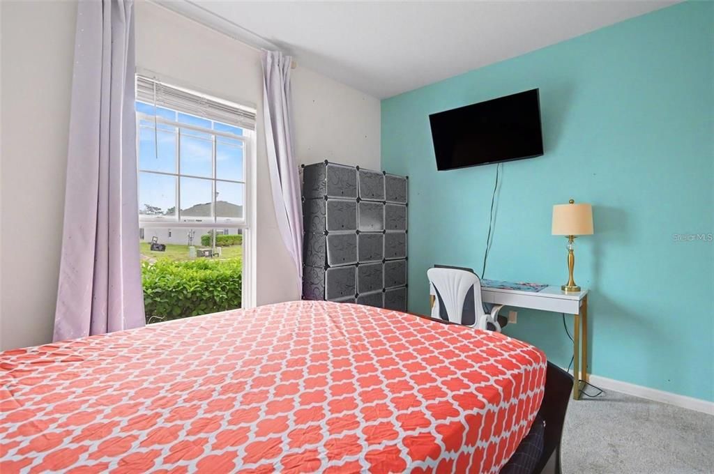 For Sale: $365,000 (4 beds, 3 baths, 1935 Square Feet)