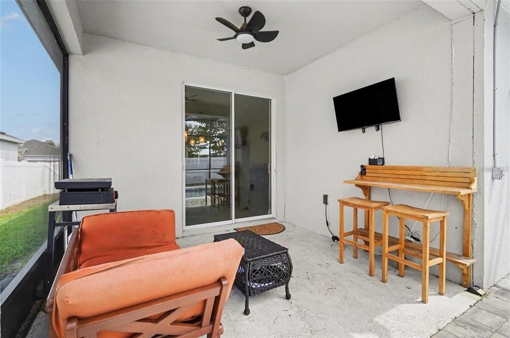 For Sale: $365,000 (4 beds, 3 baths, 1935 Square Feet)
