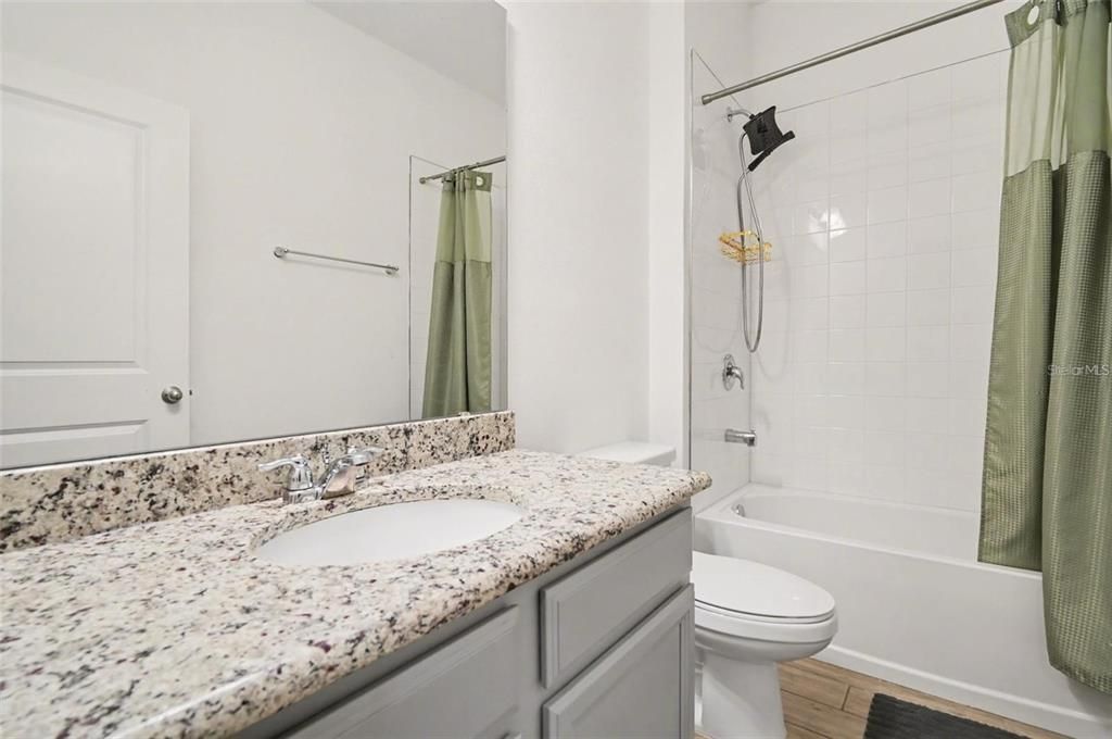 For Sale: $365,000 (4 beds, 3 baths, 1935 Square Feet)