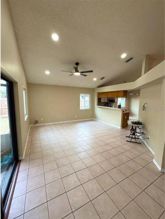 For Sale: $323,500 (3 beds, 2 baths, 1504 Square Feet)