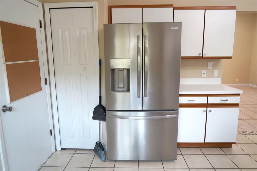 For Sale: $323,500 (3 beds, 2 baths, 1504 Square Feet)