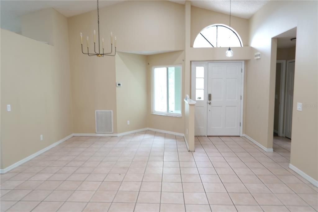For Sale: $323,500 (3 beds, 2 baths, 1504 Square Feet)