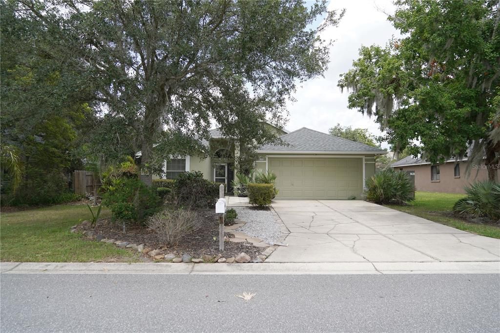 For Sale: $323,500 (3 beds, 2 baths, 1504 Square Feet)