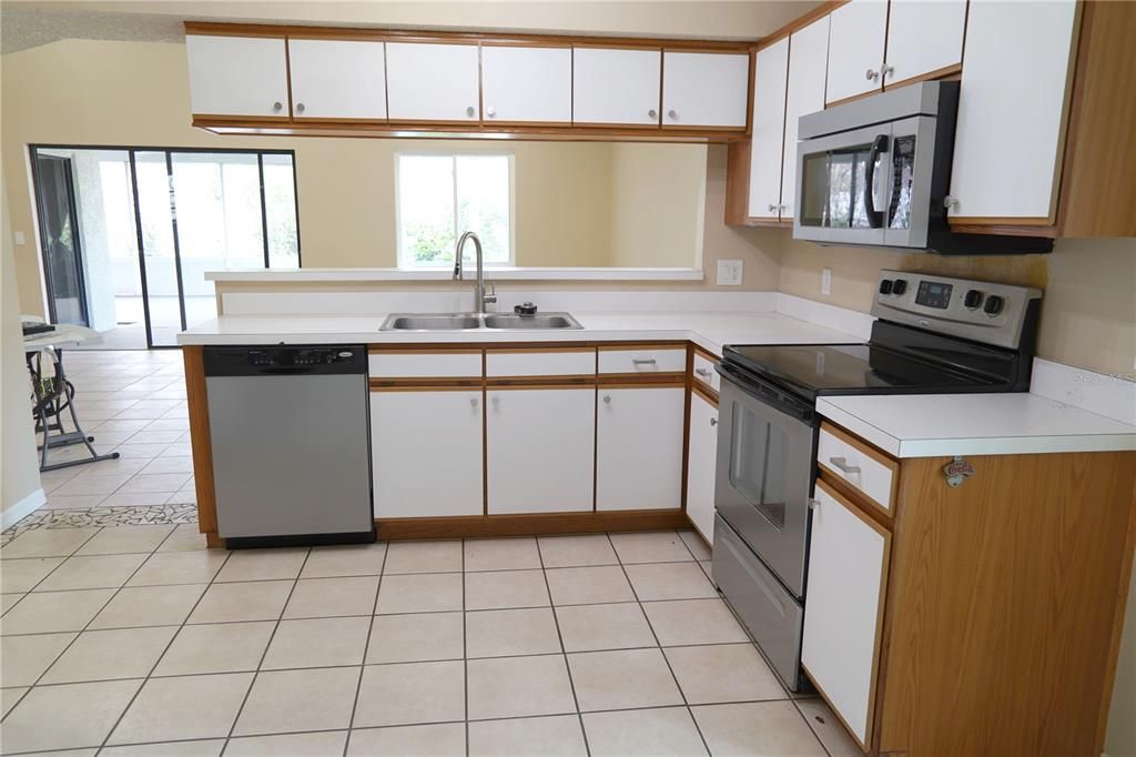 For Sale: $323,500 (3 beds, 2 baths, 1504 Square Feet)