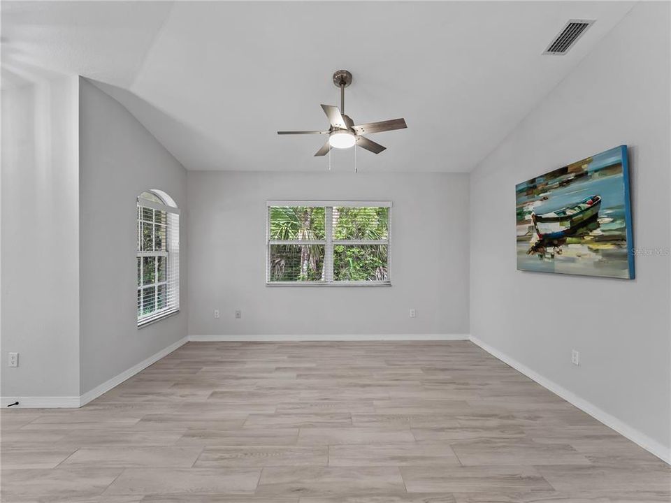 For Sale: $314,900 (3 beds, 2 baths, 1633 Square Feet)