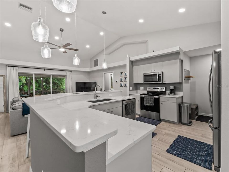 For Sale: $314,900 (3 beds, 2 baths, 1633 Square Feet)