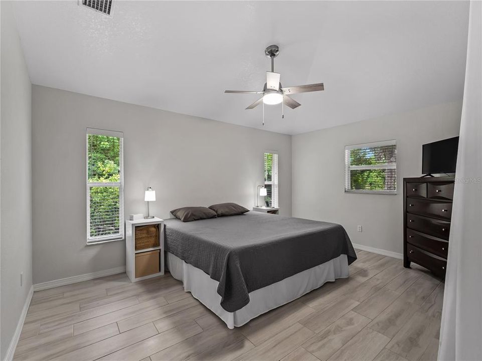 For Sale: $314,900 (3 beds, 2 baths, 1633 Square Feet)
