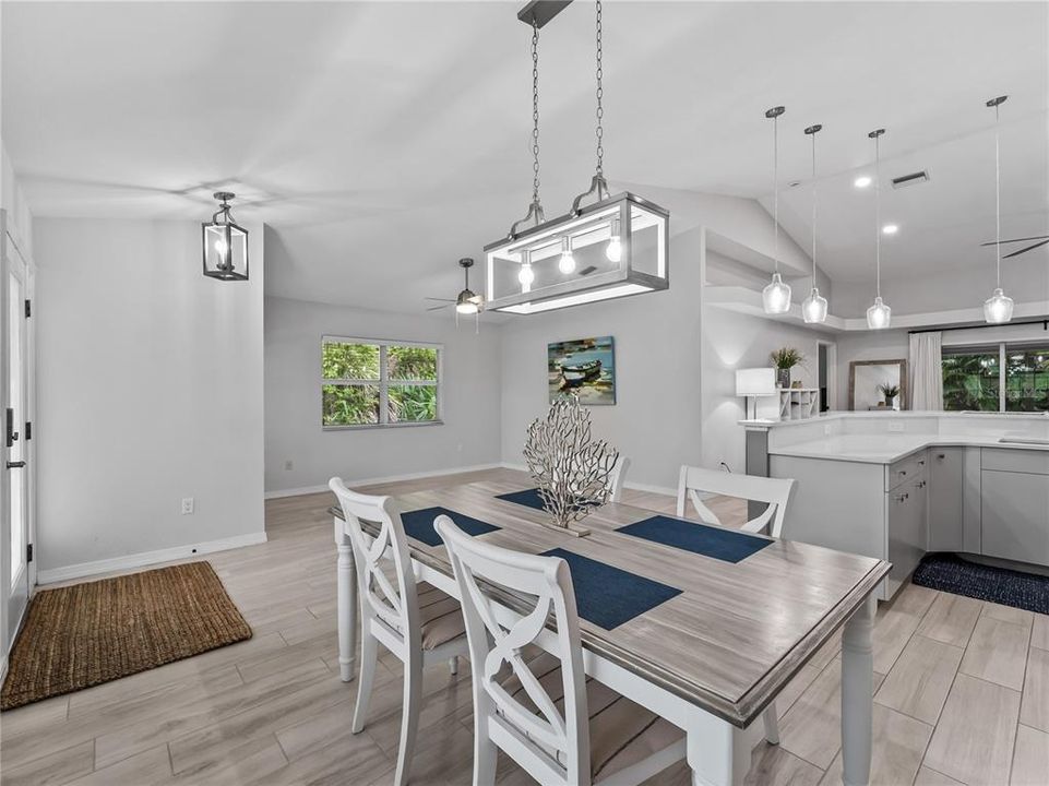For Sale: $314,900 (3 beds, 2 baths, 1633 Square Feet)