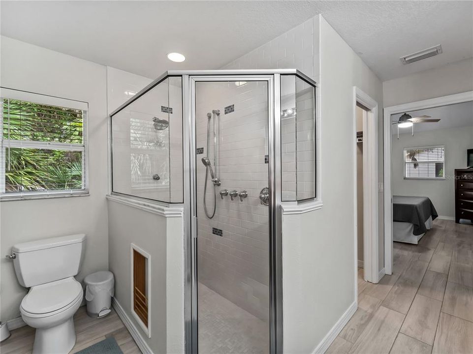 For Sale: $314,900 (3 beds, 2 baths, 1633 Square Feet)
