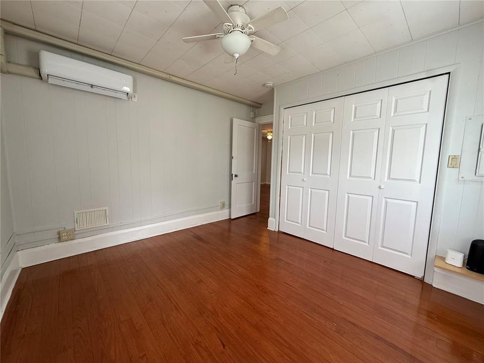 For Rent: $1,995 (3 beds, 2 baths, 1000 Square Feet)